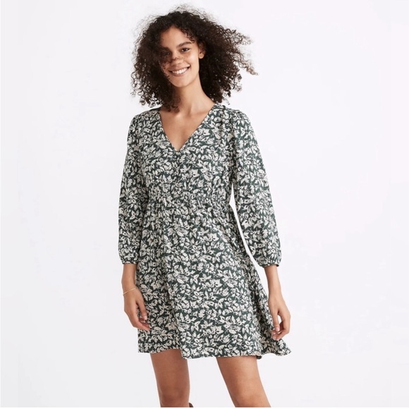 Madewell | V-Neck Button-Front Mini Dress in Forest Leaves XS Long Sleeve - Picture 1 of 8